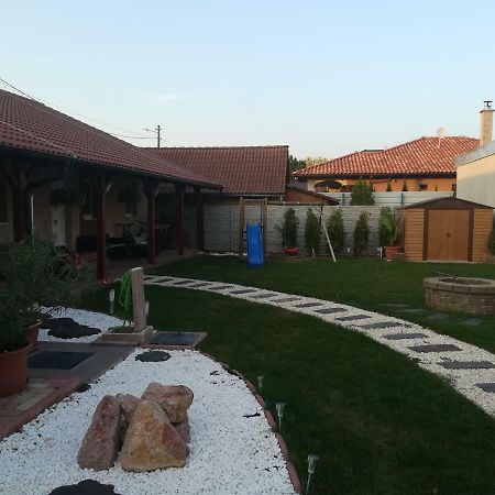 Štúrovo Apartmany Dimitra מראה חיצוני תמונה