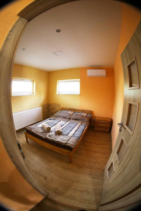 Štúrovo Apartmany Dimitra מראה חיצוני תמונה