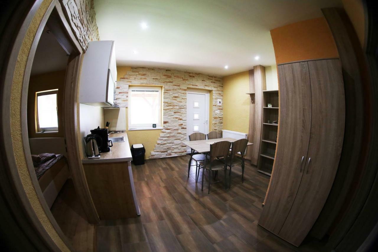 Štúrovo Apartmany Dimitra מראה חיצוני תמונה