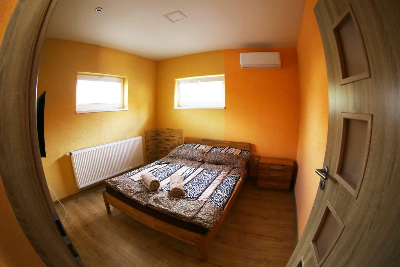Štúrovo Apartmany Dimitra מראה חיצוני תמונה