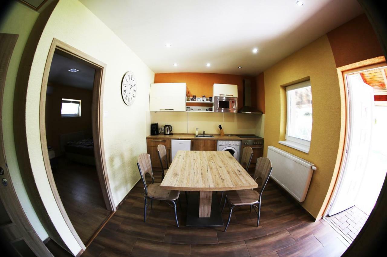 Štúrovo Apartmany Dimitra מראה חיצוני תמונה
