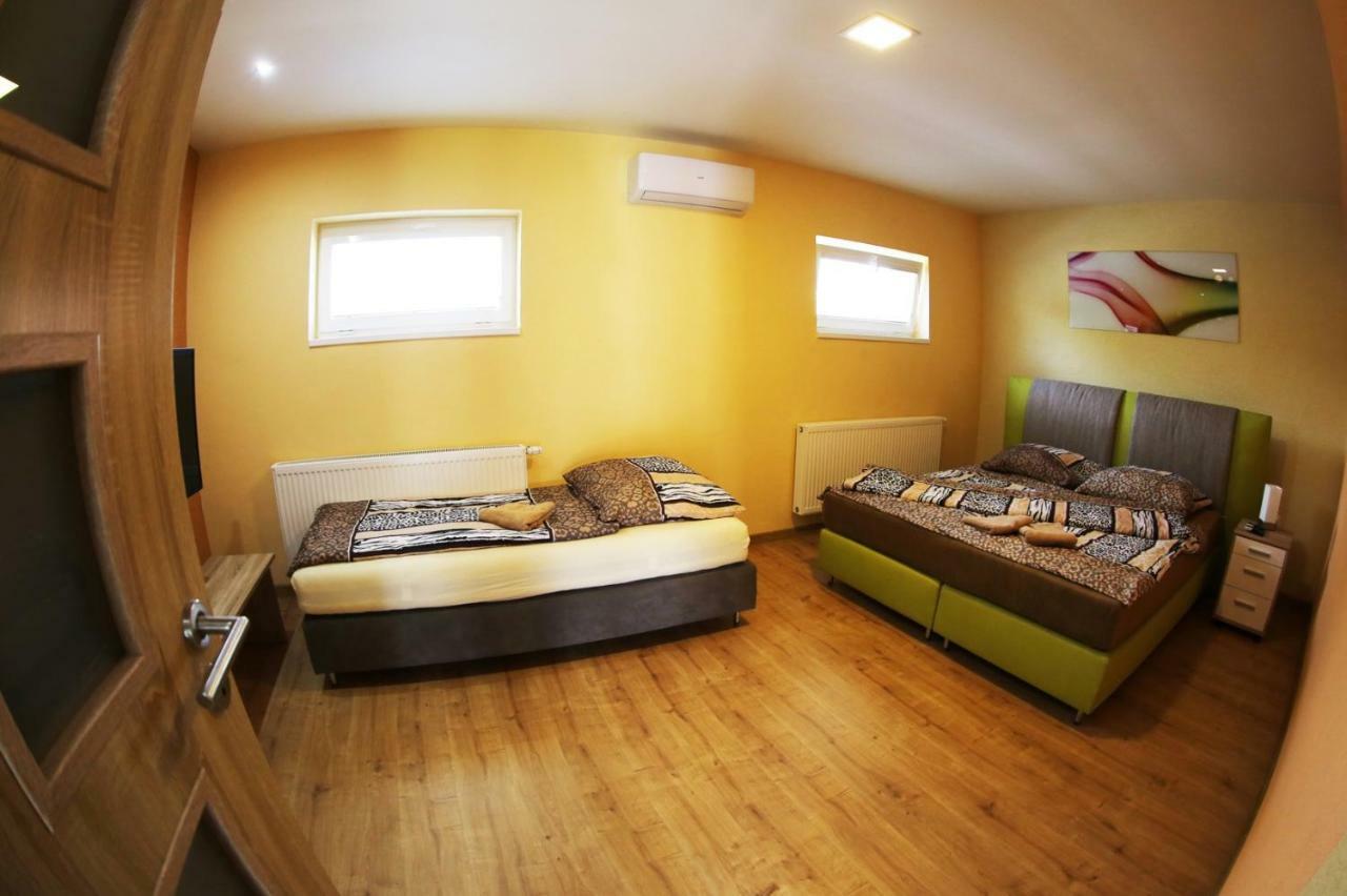 Štúrovo Apartmany Dimitra מראה חיצוני תמונה