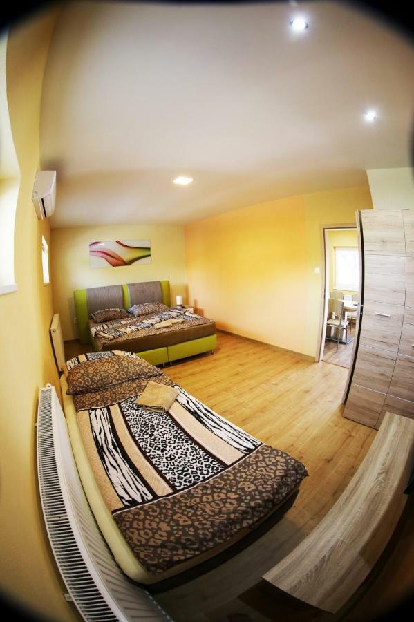Štúrovo Apartmany Dimitra מראה חיצוני תמונה