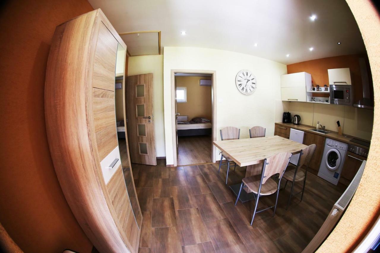 Štúrovo Apartmany Dimitra מראה חיצוני תמונה