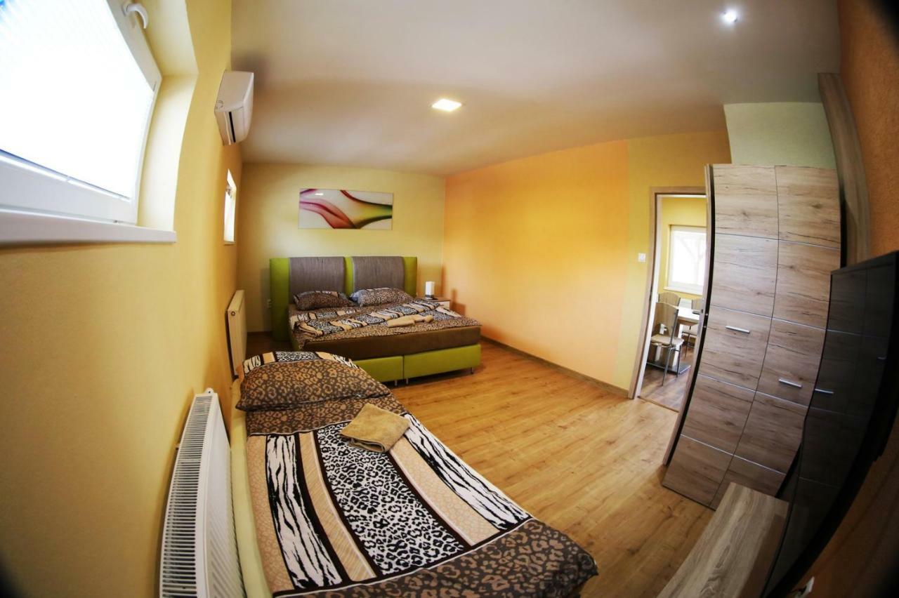 Štúrovo Apartmany Dimitra מראה חיצוני תמונה
