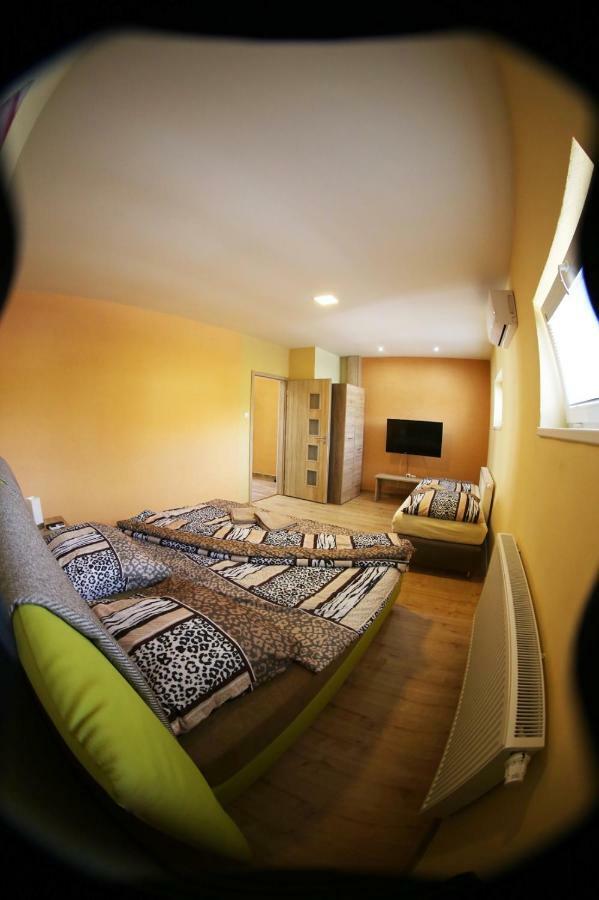 Štúrovo Apartmany Dimitra מראה חיצוני תמונה