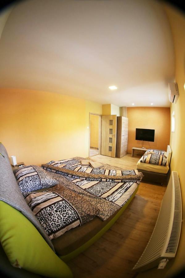 Štúrovo Apartmany Dimitra מראה חיצוני תמונה