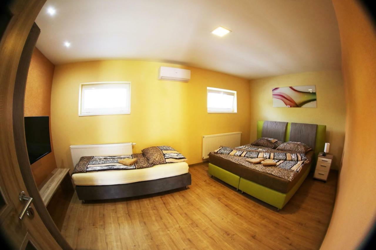 Štúrovo Apartmany Dimitra מראה חיצוני תמונה