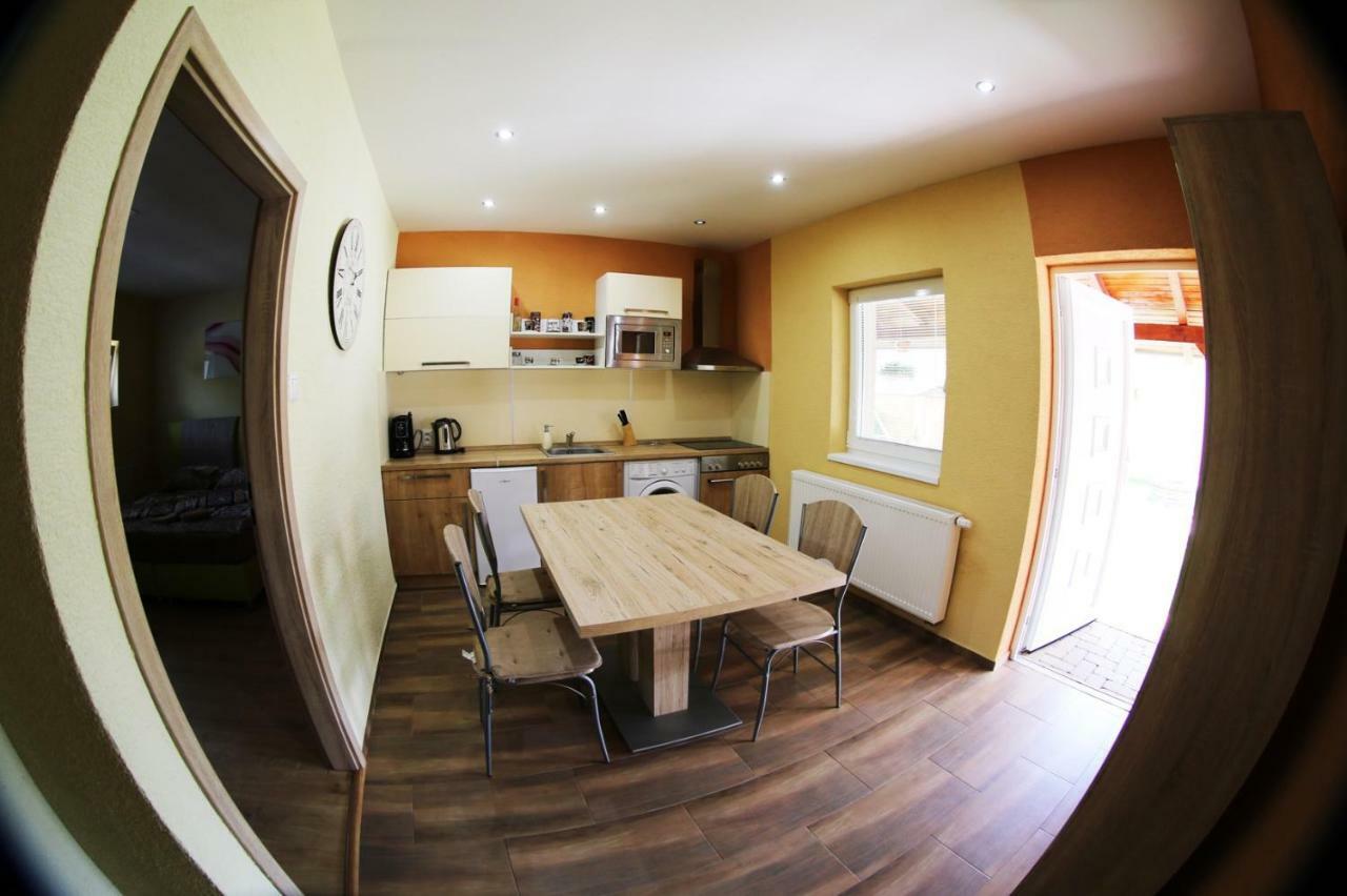 Štúrovo Apartmany Dimitra מראה חיצוני תמונה